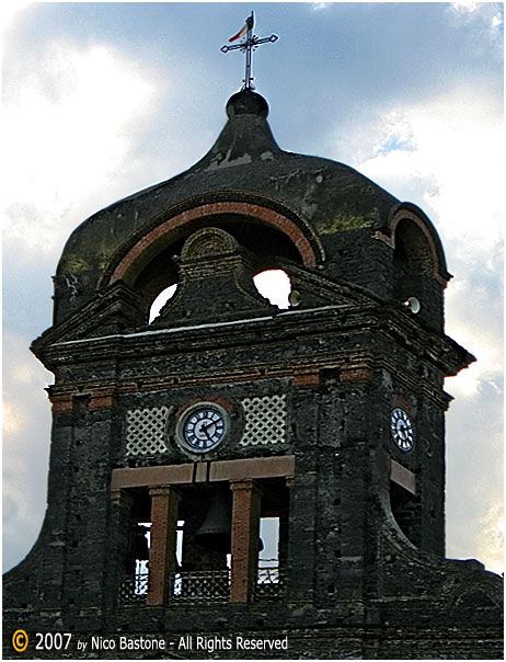 Vulcano Etna - Etna Volcan 18 S.Alfio (CT) - Particolare del campanile de Il Santuario dei Tre Santi Fratelli Martiri "S.Alfio, S.Filadelfo e S.Cirino"