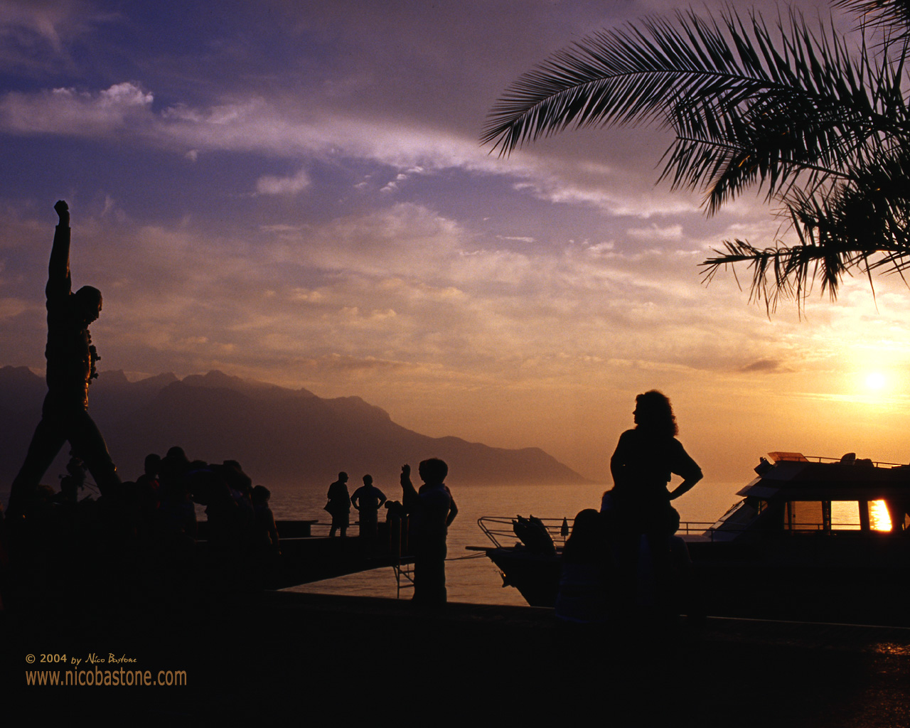 Montreux Freddie Mercury statue Wallpaper 1280 x 1024 - Copyright by Nico Bastone. All Rights Reserved