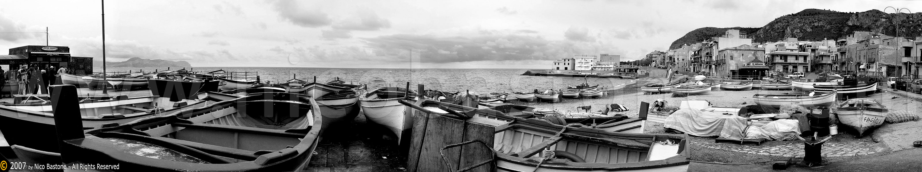 Aspra, Bagheria PA "Panorama con barche. Bianco e nero. - A large view with boats. Black & White" Sicilia, Sicily, Sicile Foto, photos, fotos, immagini, images, pics